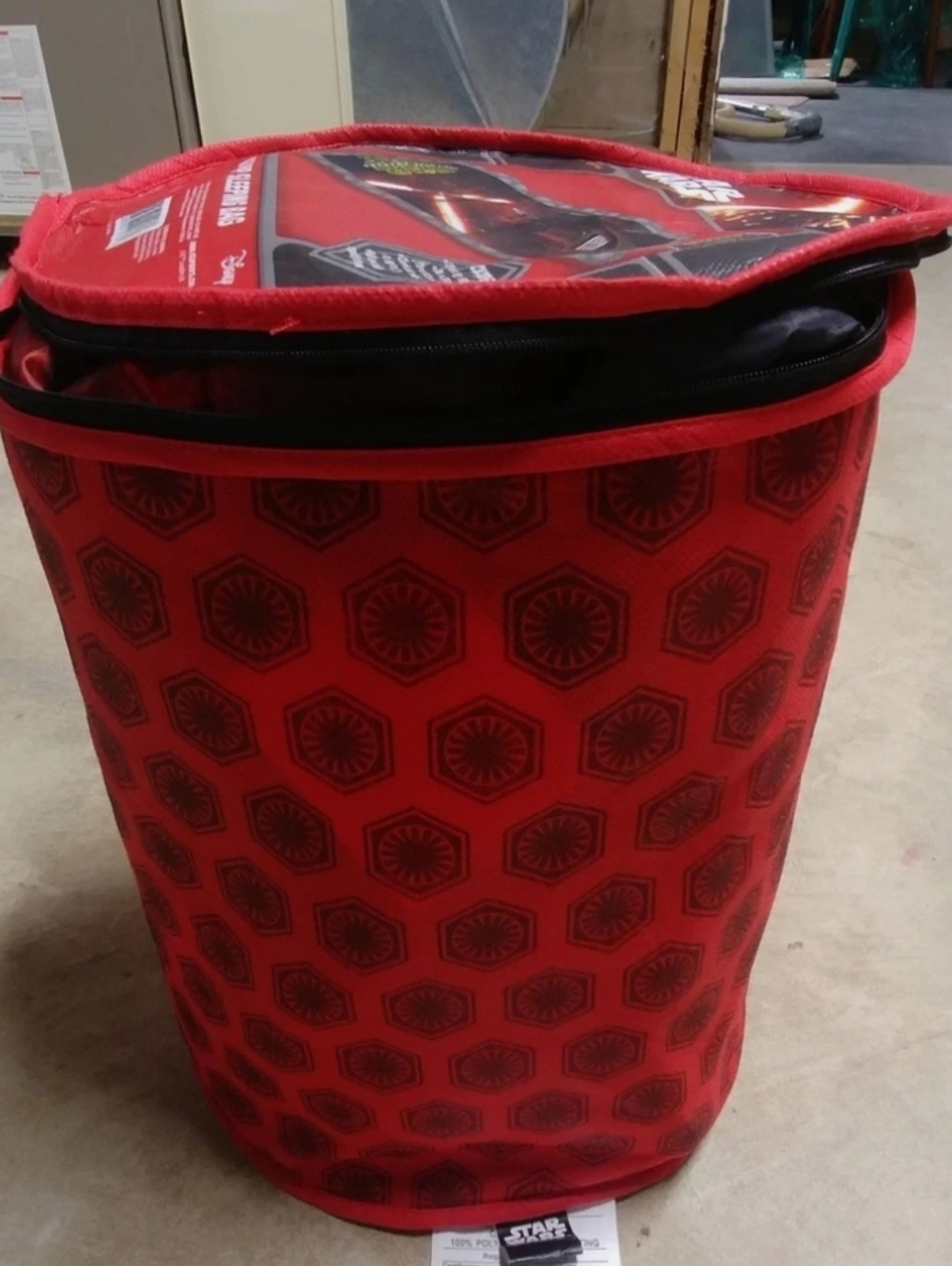Star Wars Red Kylo Ren Kids Sleeping Bag - Picture 2 of 3